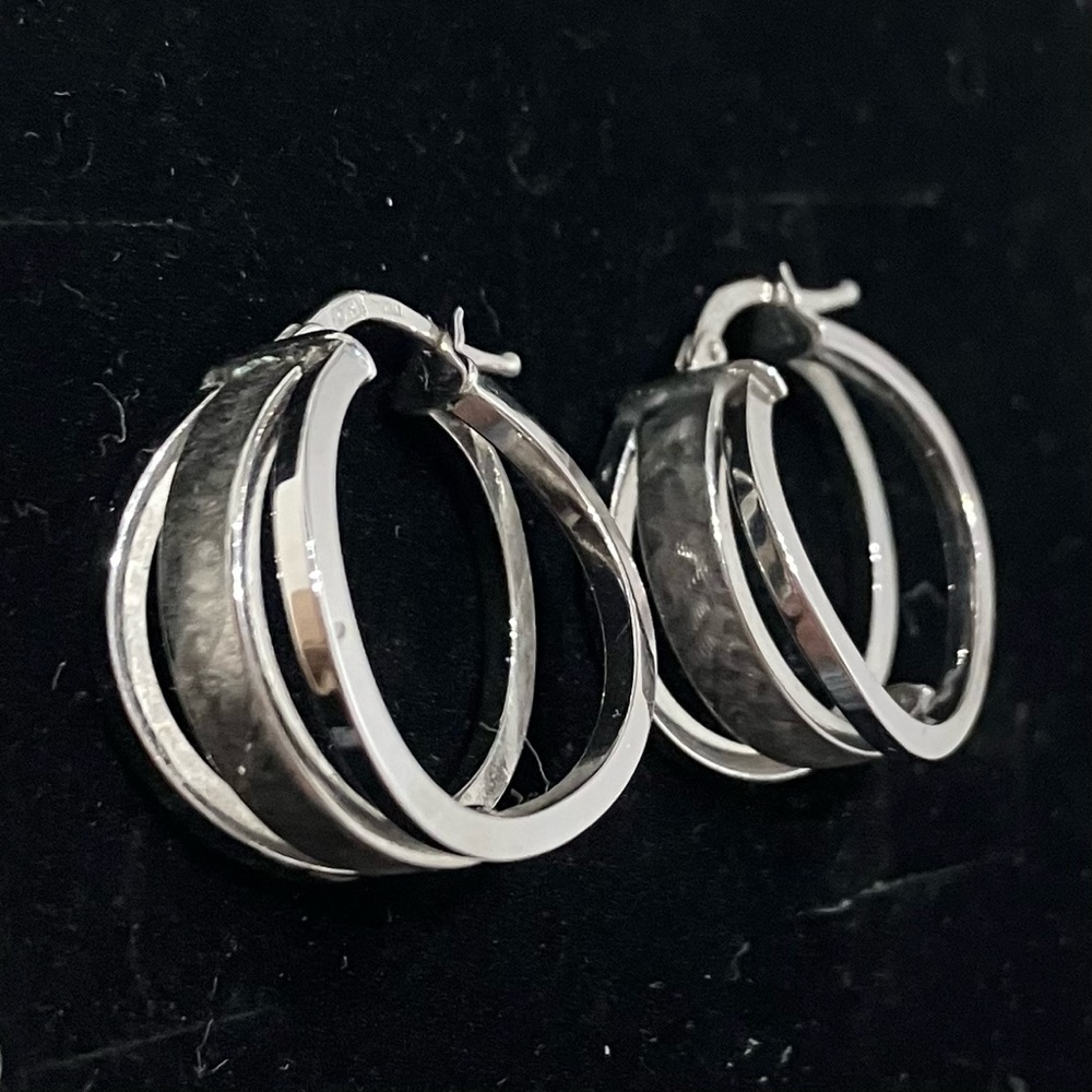 10K White Gold Triple Hoop Earrings